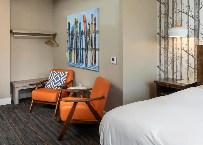 Ski Inn Taphouse Hotel